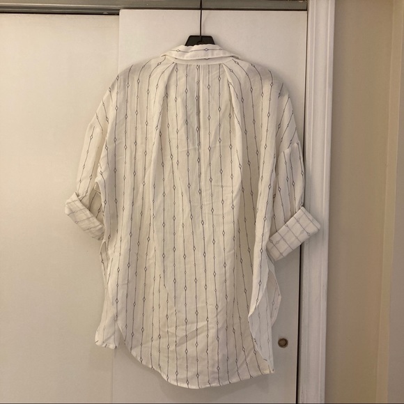 En Crème White Tunic Blouse - Picture 3 of 4